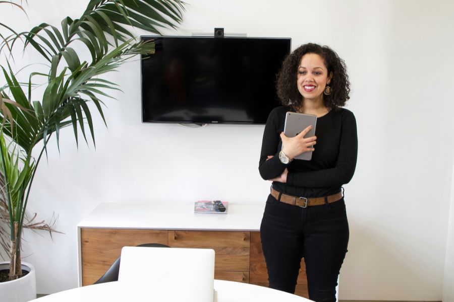 10 Tips to Organize a Productive Business Meeting 5 Business Meeting Presentation Screen