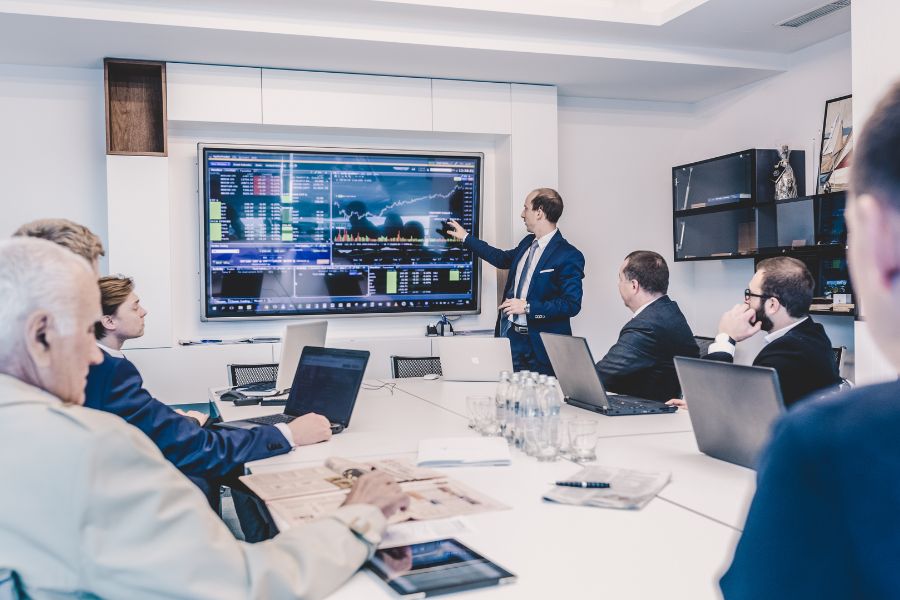10 Tips to Organize a Productive Business Meeting 7 Business Meeting Presentation With Data Dashboard
