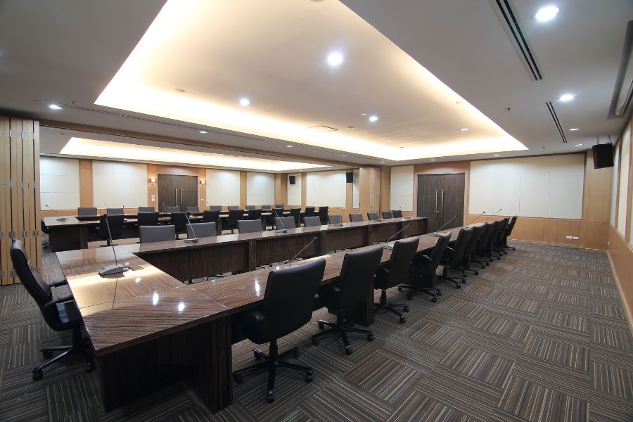 12 Essential Things to Check Before Booking a Conference Room 5 Modern Setup for Booking a Conference Room for Strategy