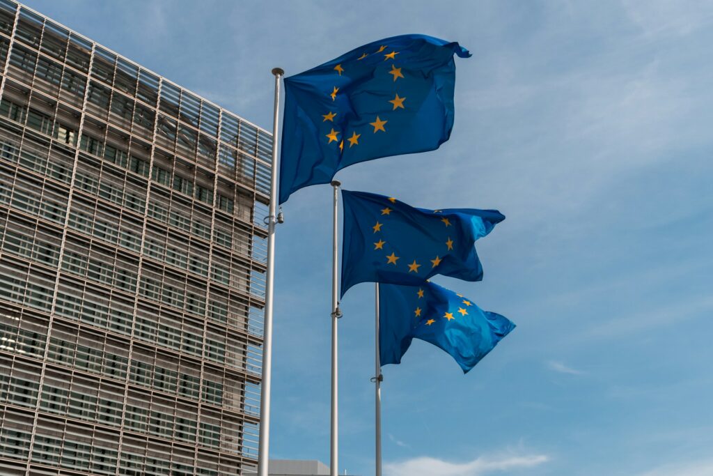 European institutions building in Brussels, photo by Photo de François Genon sur Unsplash