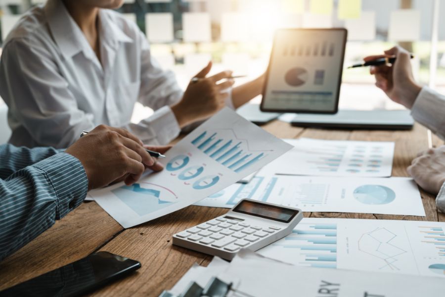 10 Tips to Organize a Productive Business Meeting 9 Reviewing Charts and KPIs During Team Meeting