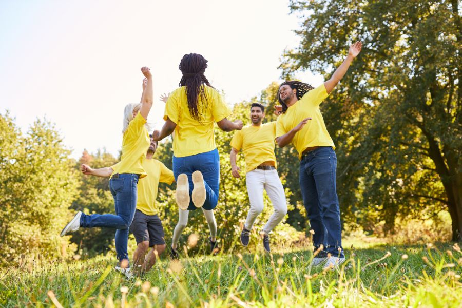 Team building ideas for small groups: outdoor fun activities ideas to boost team spirit
