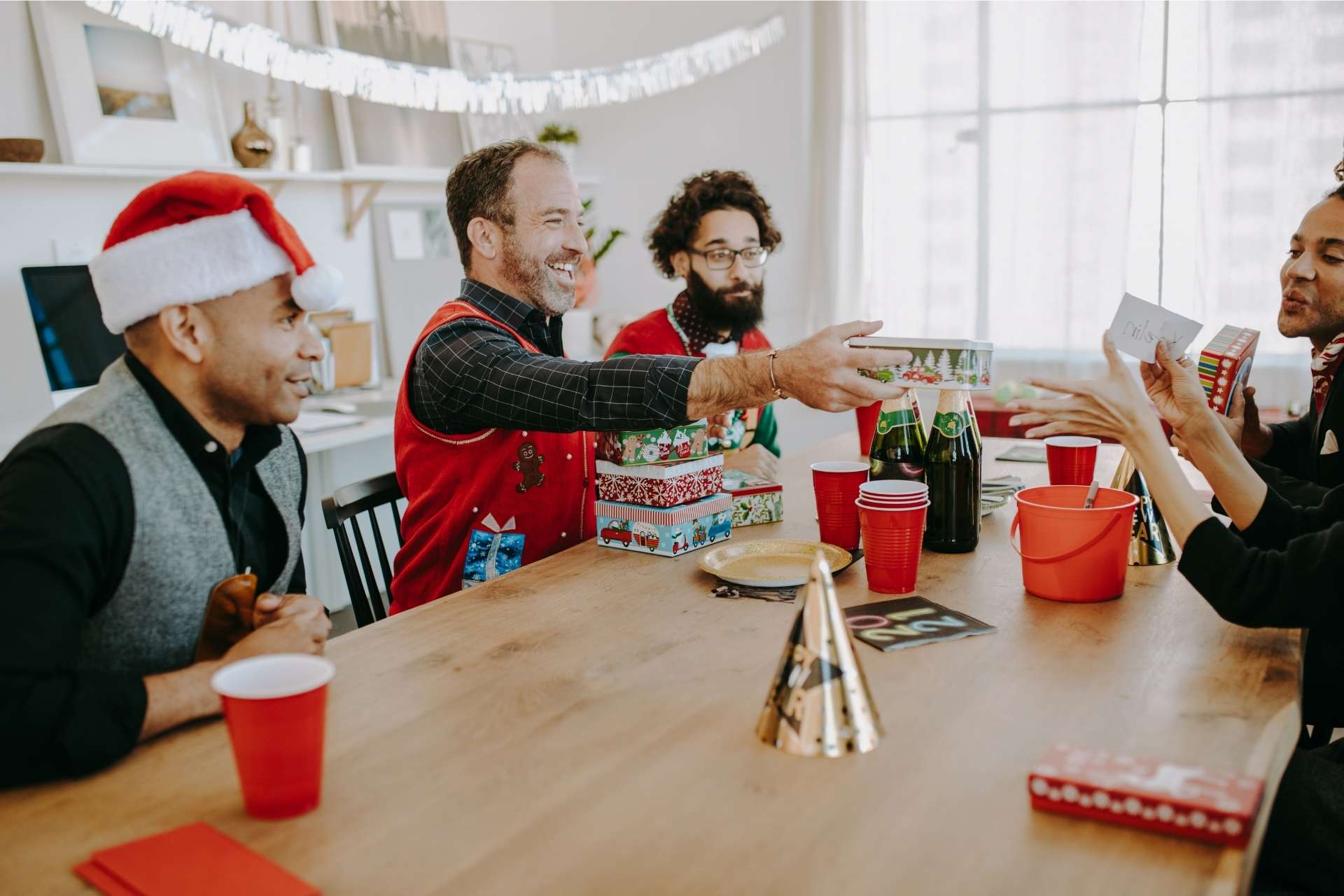 Festive virtual cocktail of team building activities