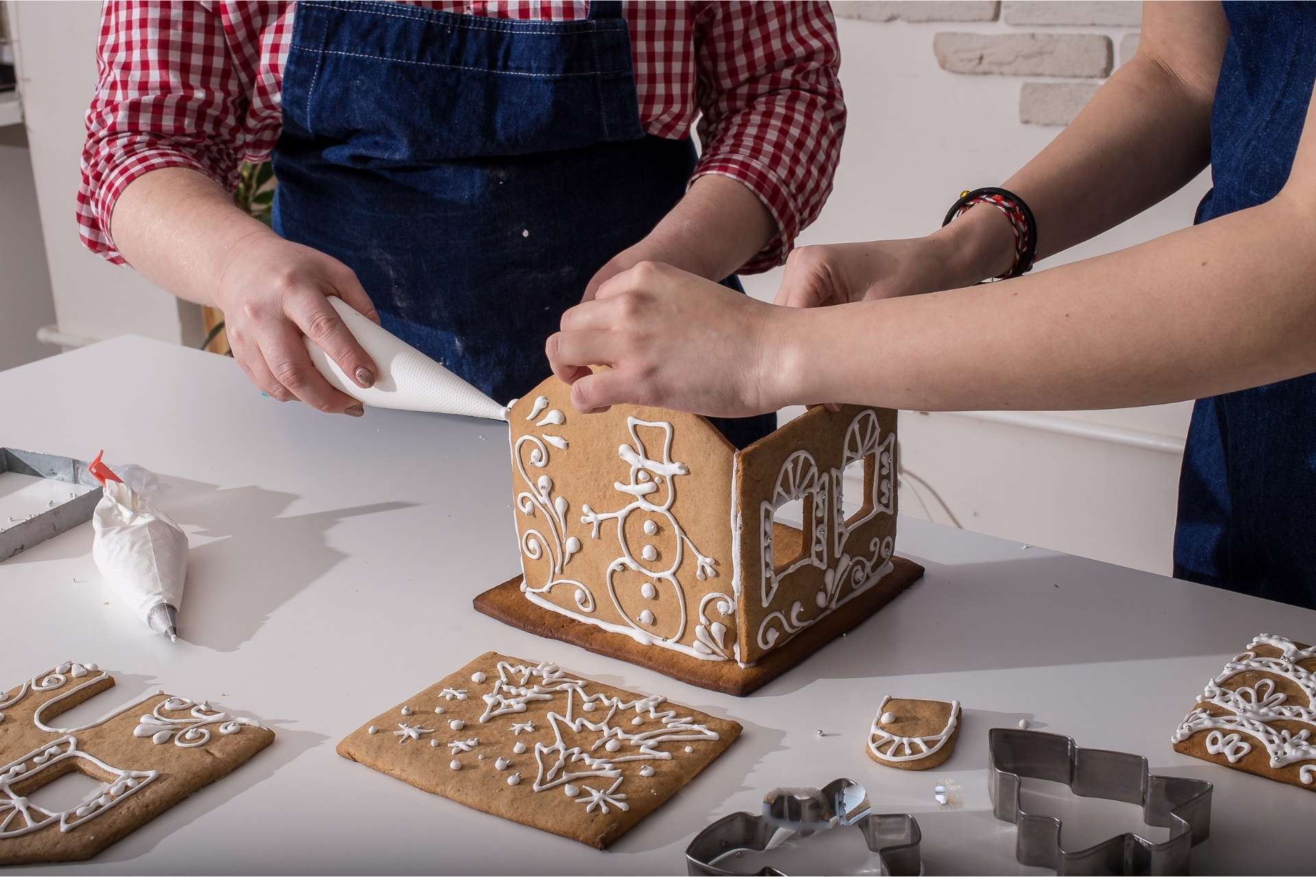 Gingerbread house team challenge